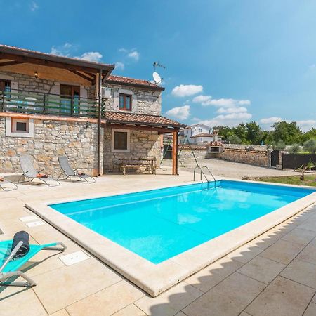 Lovely Home In Visnjan With Outdoor Swimming Pool Exterior foto