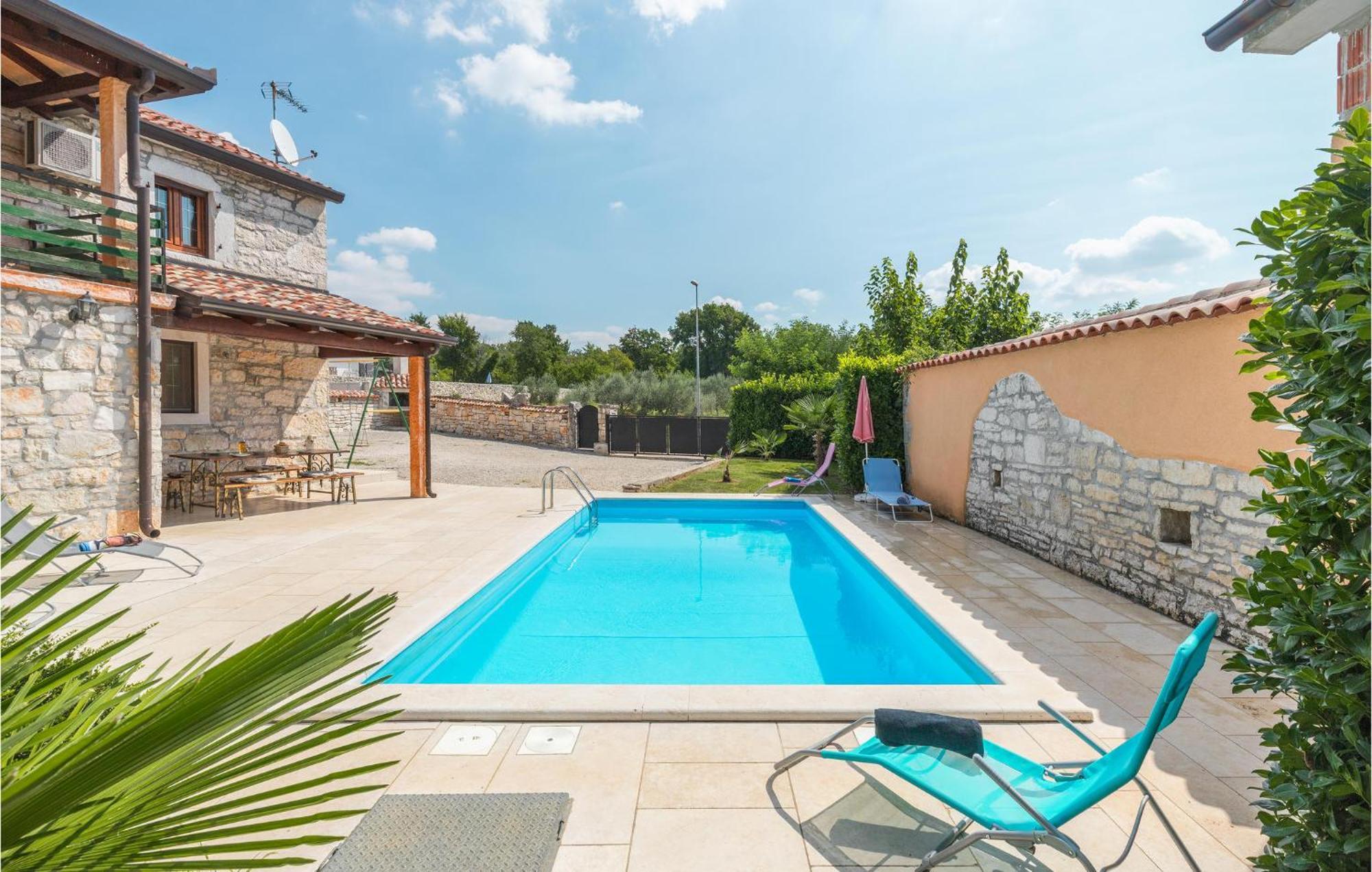 Lovely Home In Visnjan With Outdoor Swimming Pool Exterior foto