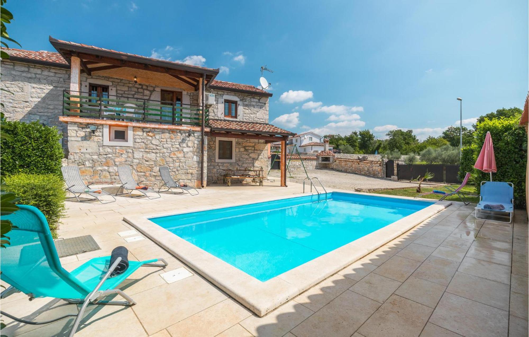 Lovely Home In Visnjan With Outdoor Swimming Pool Exterior foto